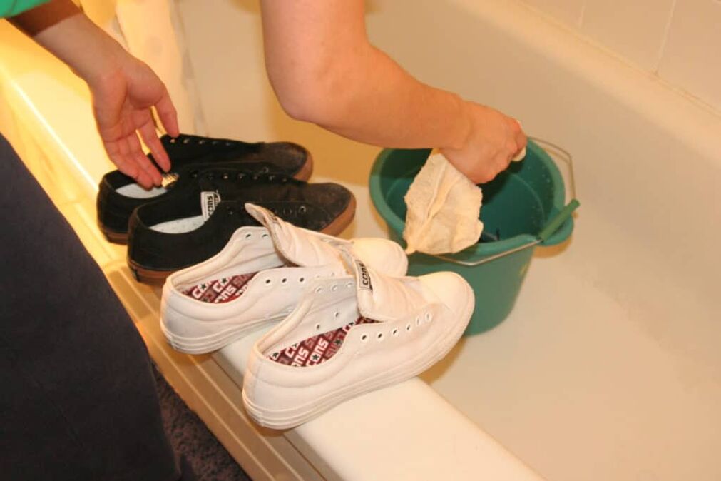 disinfection of shoes for fungus on the toes